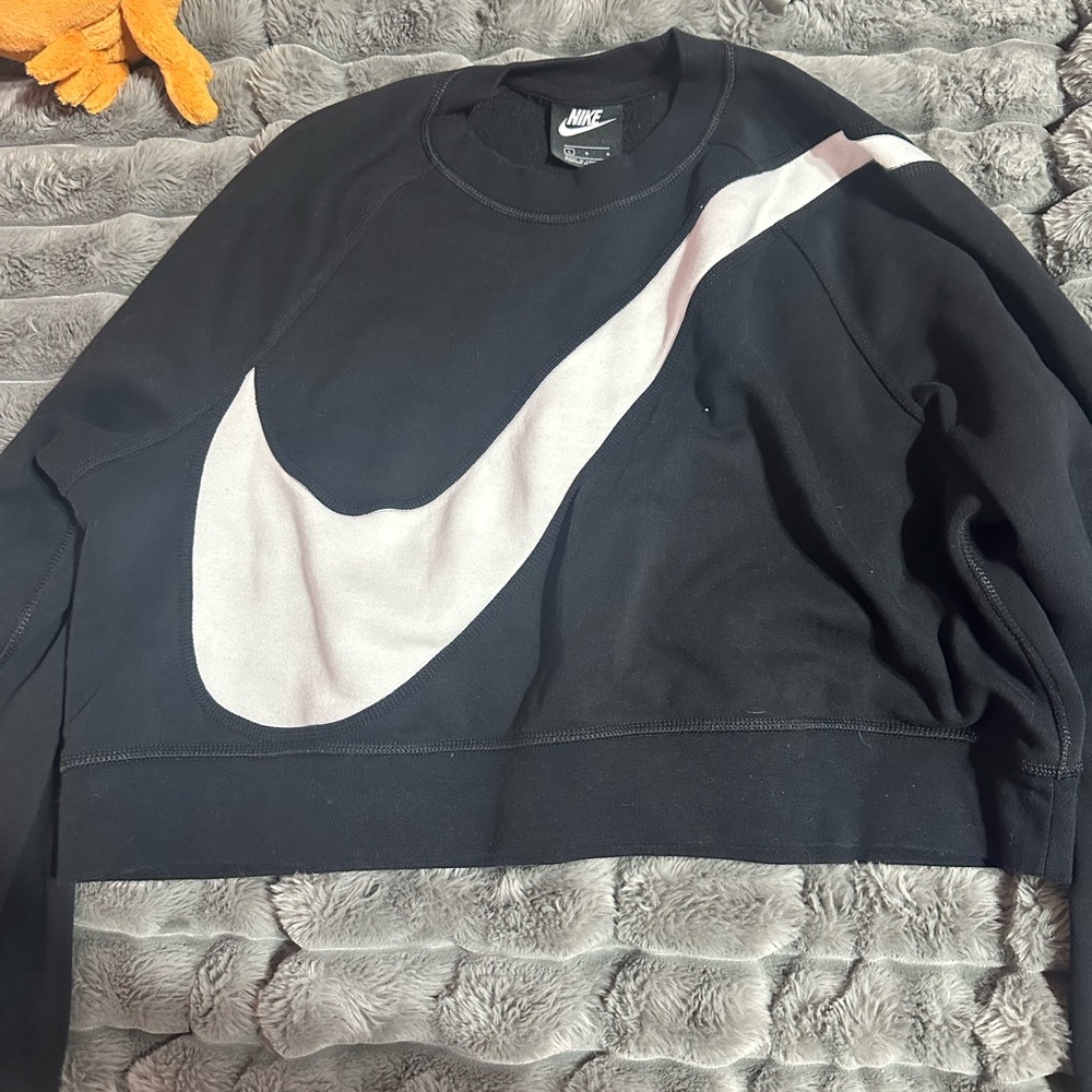 Nike Black Cropped Sweatshirt
